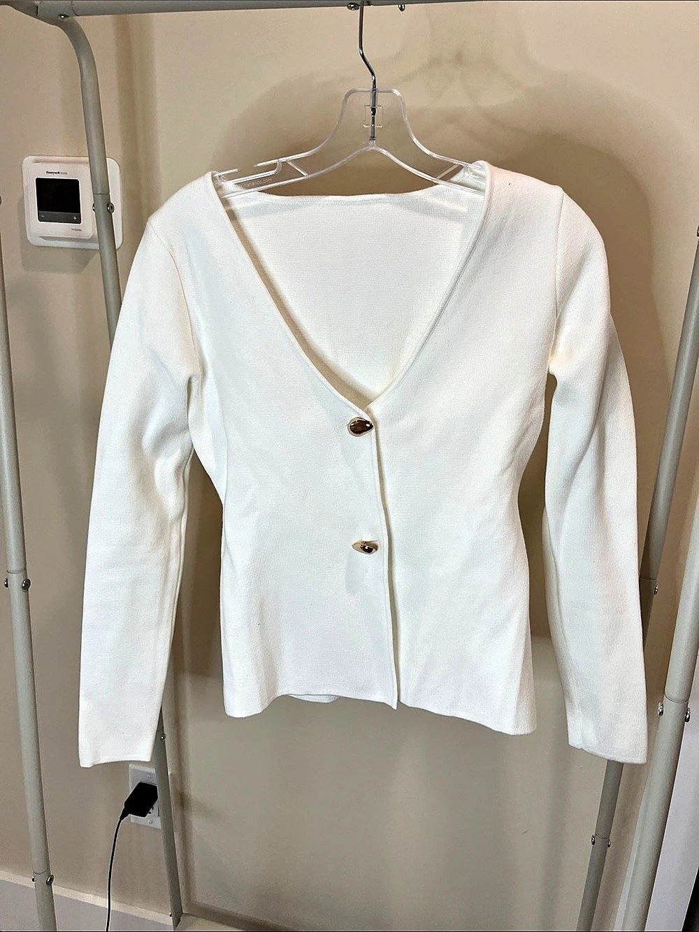 Commense V-Neck Button Cardigan in White Size Small Like New